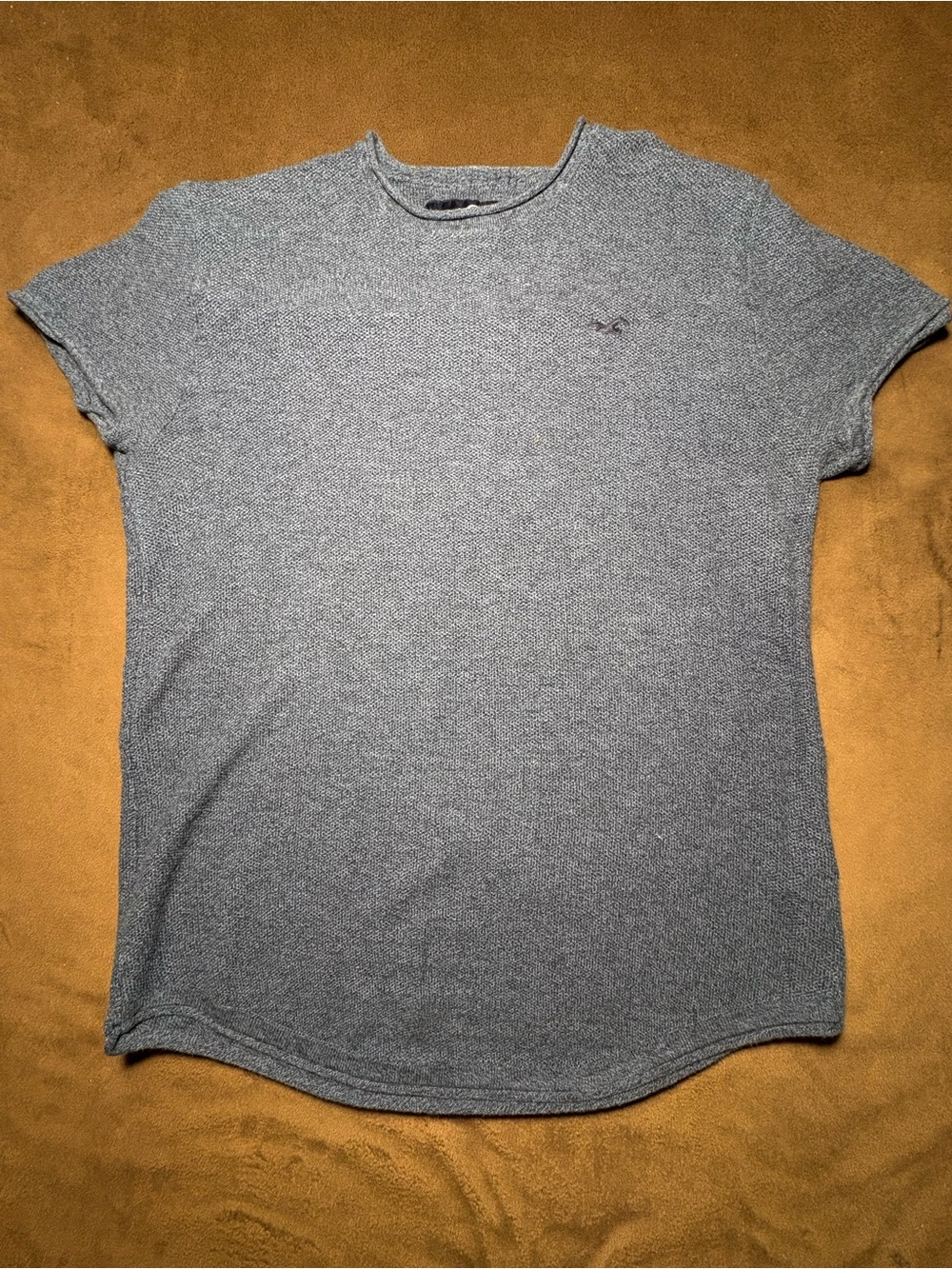 Hollister Navy Blue Textured T-Shirt - Size Medium 💙